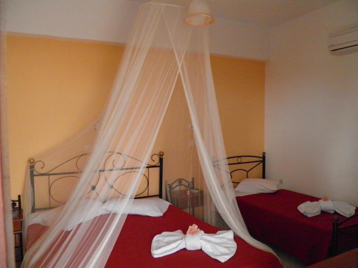 Hotel Mirsini Pansion à Karterados  Extérieur photo